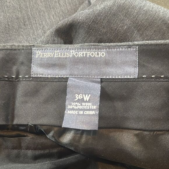 Men’s Perry Ellis Portfolio 2 Piece Gray Formal Suit Size 44 Jacket 36 Pants - Picture 13 of 15